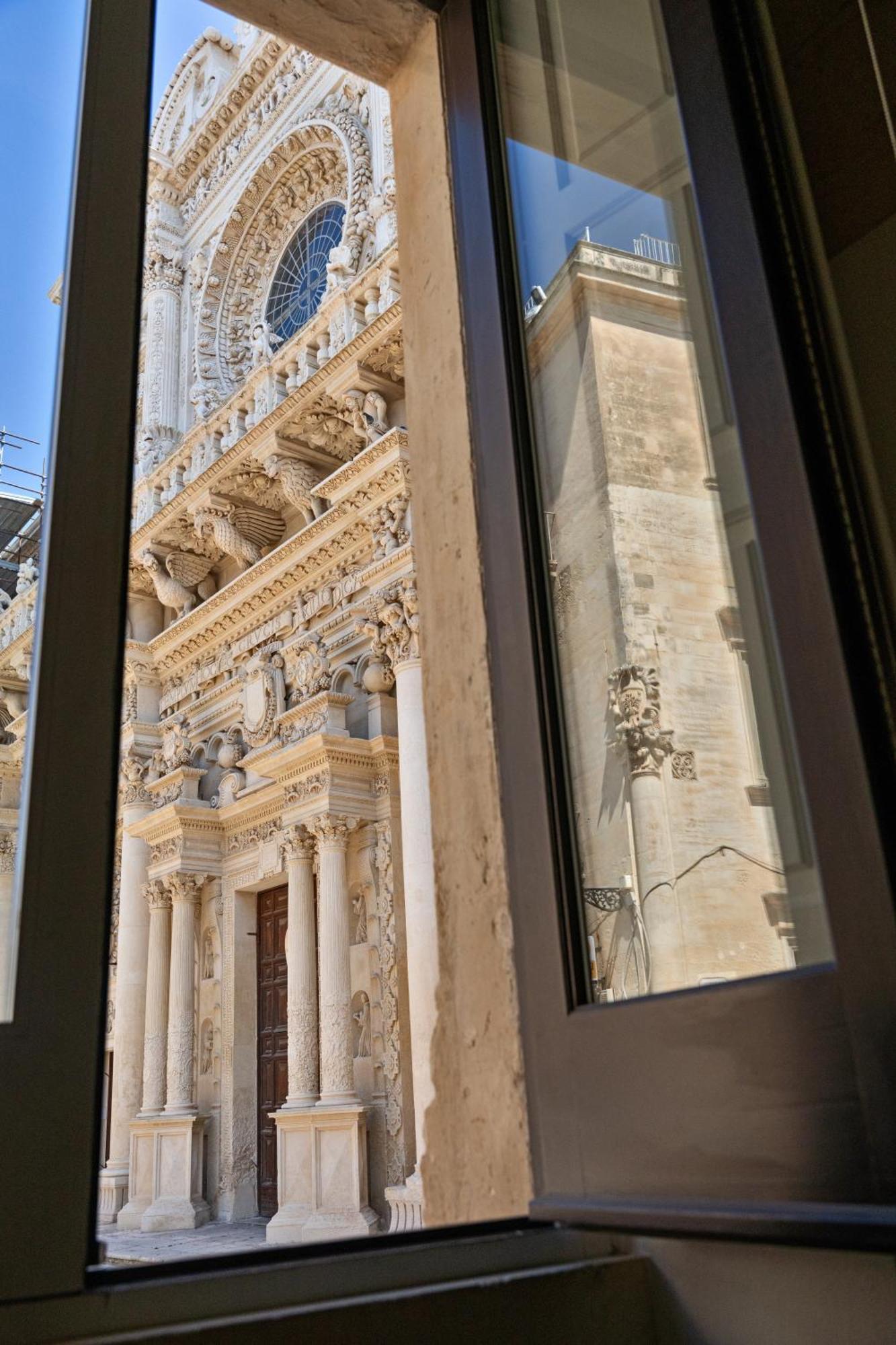 Palazzo Persone Dimora Storica Acomodação com café da manhã Lecce Exterior foto