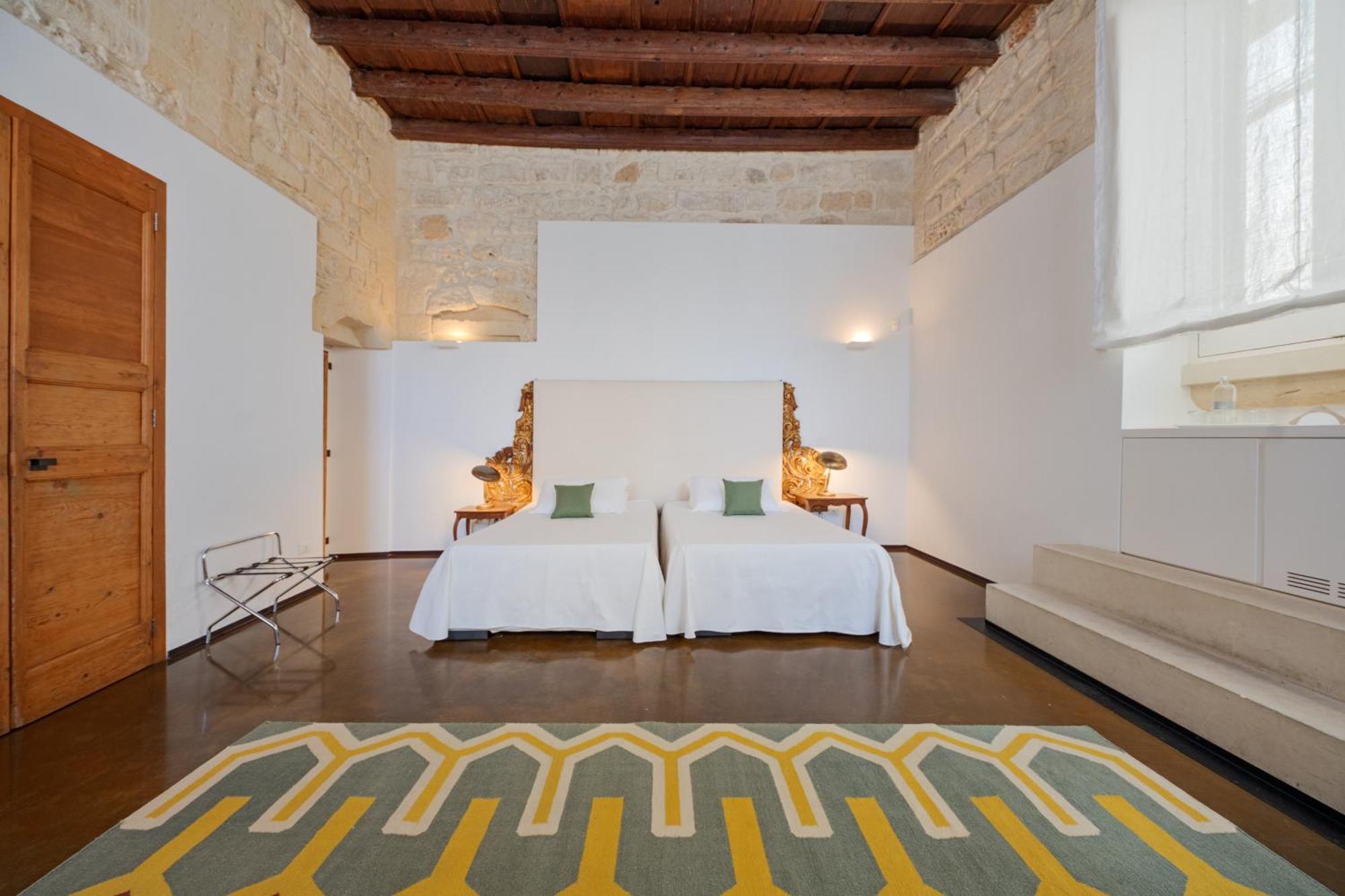 Palazzo Persone Dimora Storica Acomodação com café da manhã Lecce Exterior foto