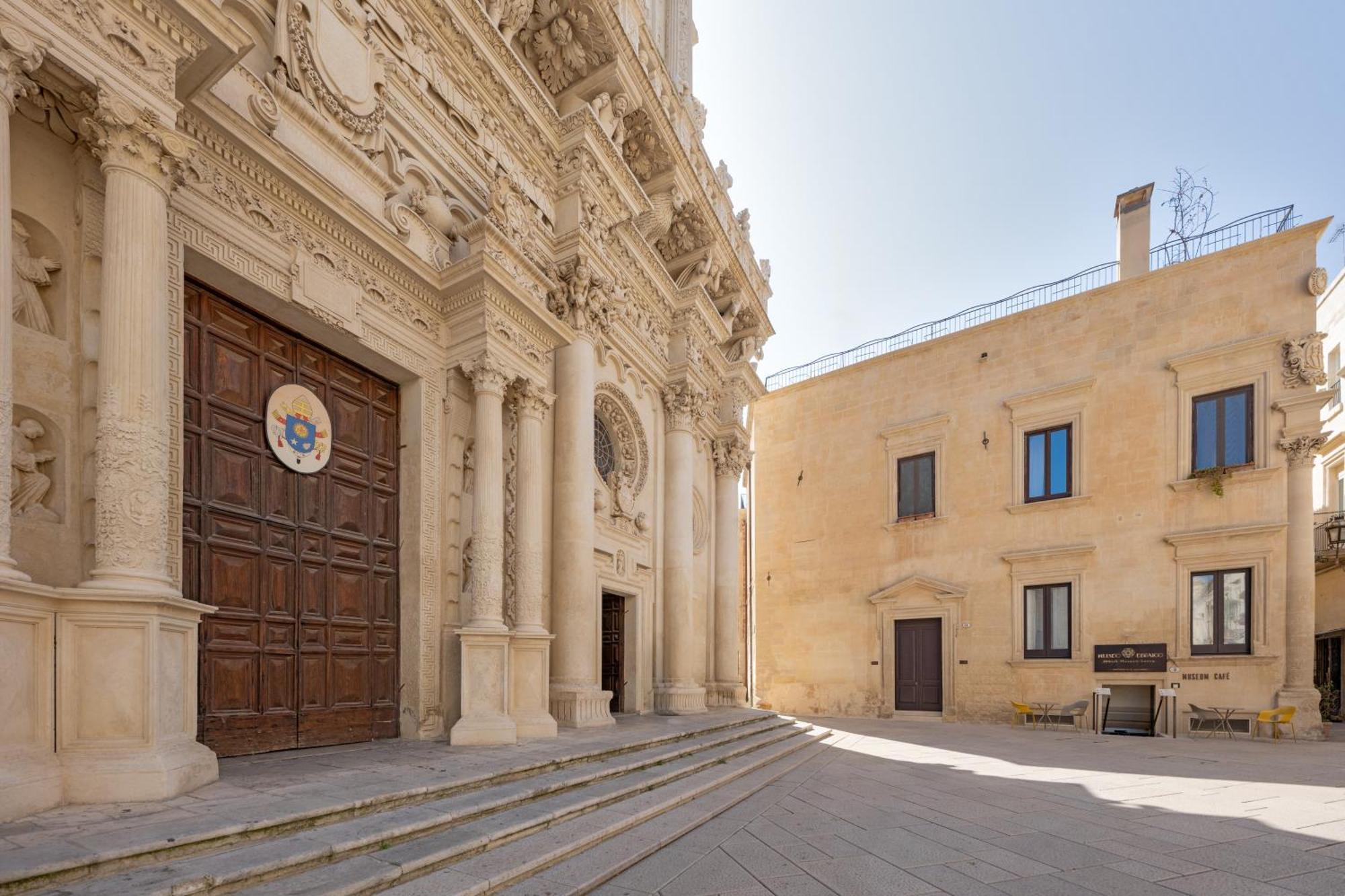Palazzo Persone Dimora Storica Acomodação com café da manhã Lecce Exterior foto